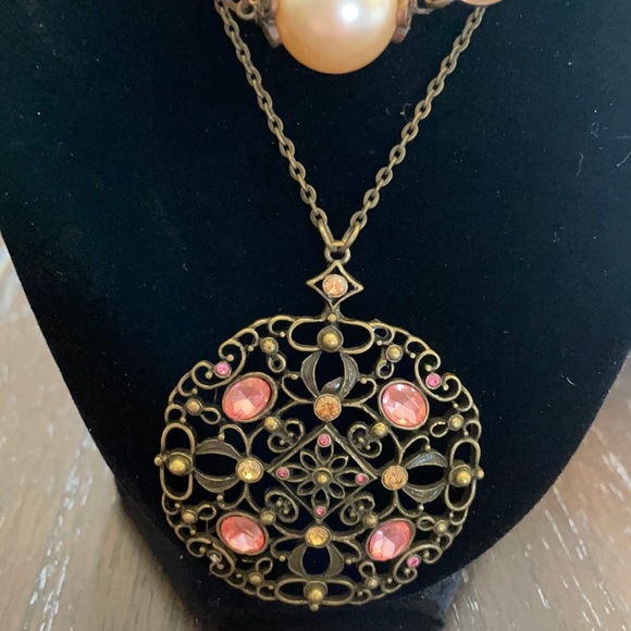 Two pink necklaces - Picture 2 of 6